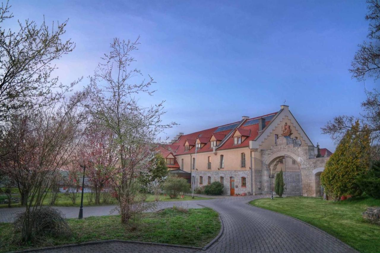Hotel Und Restaurant Rittergut Kreipitzsch Naumburg  Exterior photo