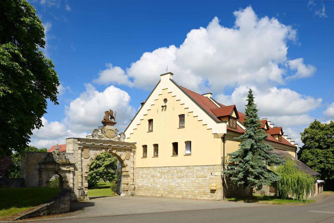 Hotel Und Restaurant Rittergut Kreipitzsch Naumburg  Exterior photo